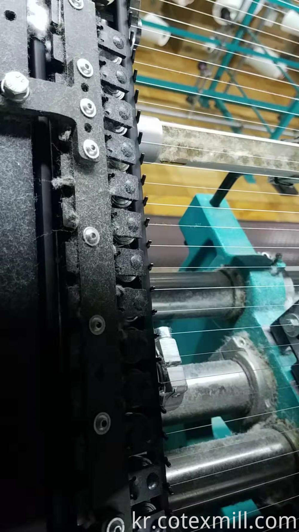 weft insertion warp knitting machine